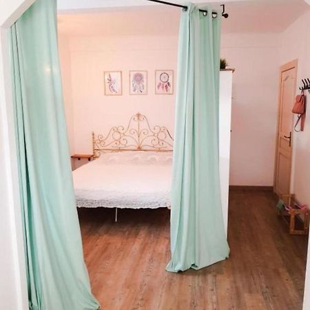 Апартаменты Thekeystudio, Studio Menta In Centre, 4 Minutes From The Sea Бордигера Экстерьер фото